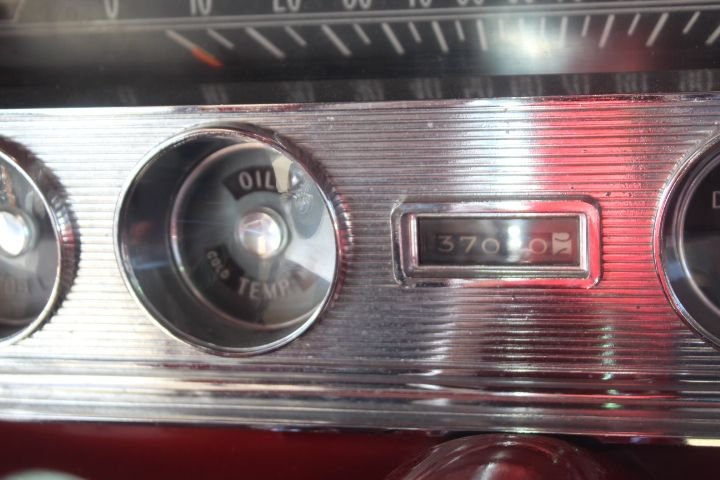 Pontiac-Laurentian-1960-maroon-maroon-20