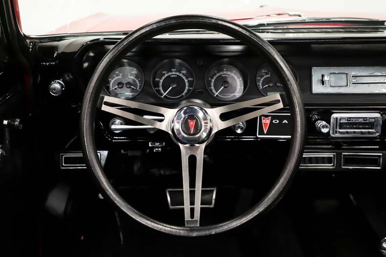 Pontiac-Lemans-1964-Grenadier-Red-Black-32