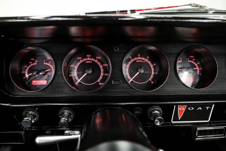 Pontiac-Lemans-1964-Grenadier-Red-Black-33