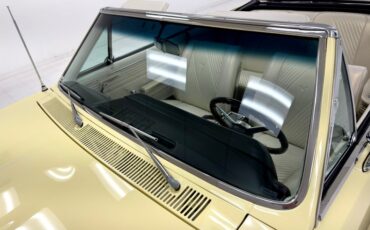 Pontiac-Lemans-1965-Mayfair-Maize-White-15