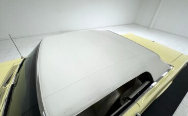 Pontiac-Lemans-1965-Mayfair-Maize-White-16