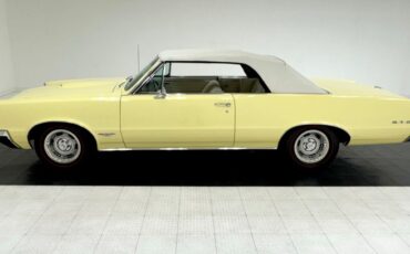 Pontiac-Lemans-1965-Mayfair-Maize-White-2