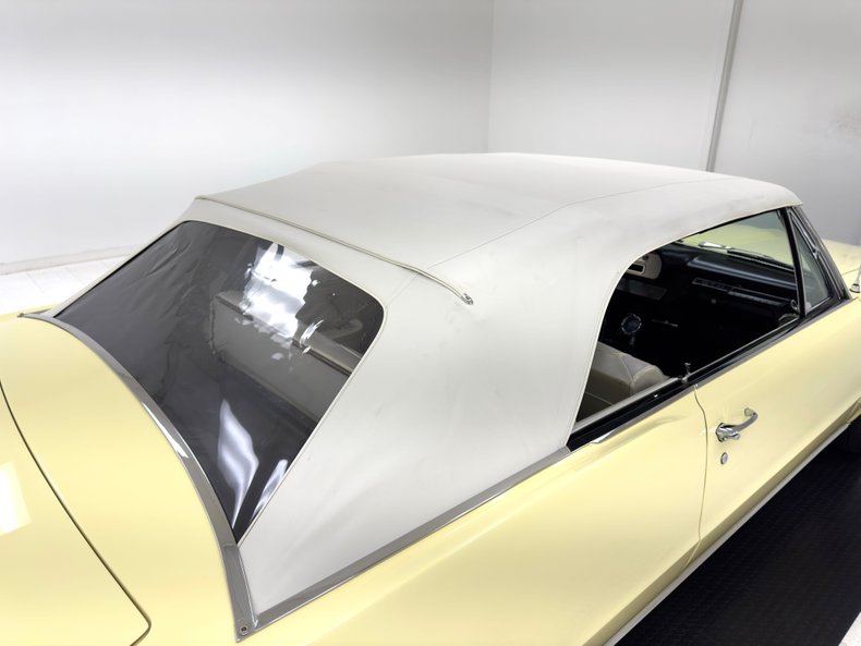 Pontiac-Lemans-1965-Mayfair-Maize-White-20