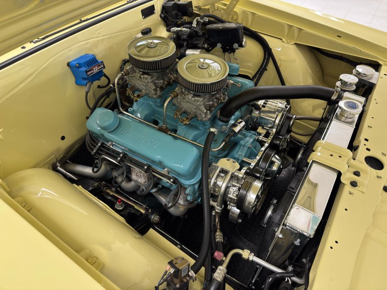 Pontiac-Lemans-1965-Mayfair-Maize-White-22