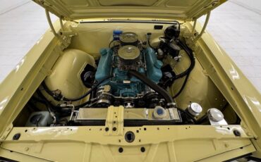 Pontiac-Lemans-1965-Mayfair-Maize-White-23