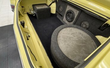 Pontiac-Lemans-1965-Mayfair-Maize-White-28