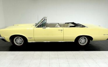 Pontiac-Lemans-1965-Mayfair-Maize-White-3