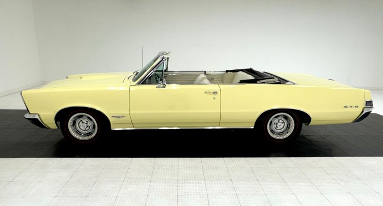 Pontiac-Lemans-1965-Mayfair-Maize-White-3