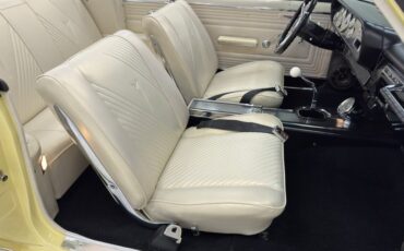 Pontiac-Lemans-1965-Mayfair-Maize-White-34