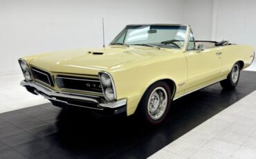 Pontiac-Lemans-1965-Mayfair-Maize-White