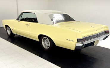 Pontiac-Lemans-1965-Mayfair-Maize-White-4