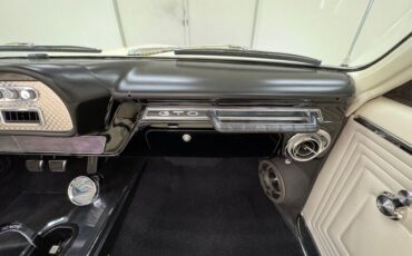 Pontiac-Lemans-1965-Mayfair-Maize-White-44