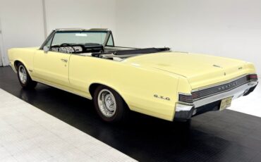 Pontiac-Lemans-1965-Mayfair-Maize-White-5