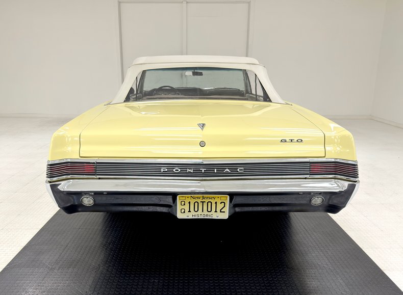 Pontiac-Lemans-1965-Mayfair-Maize-White-6