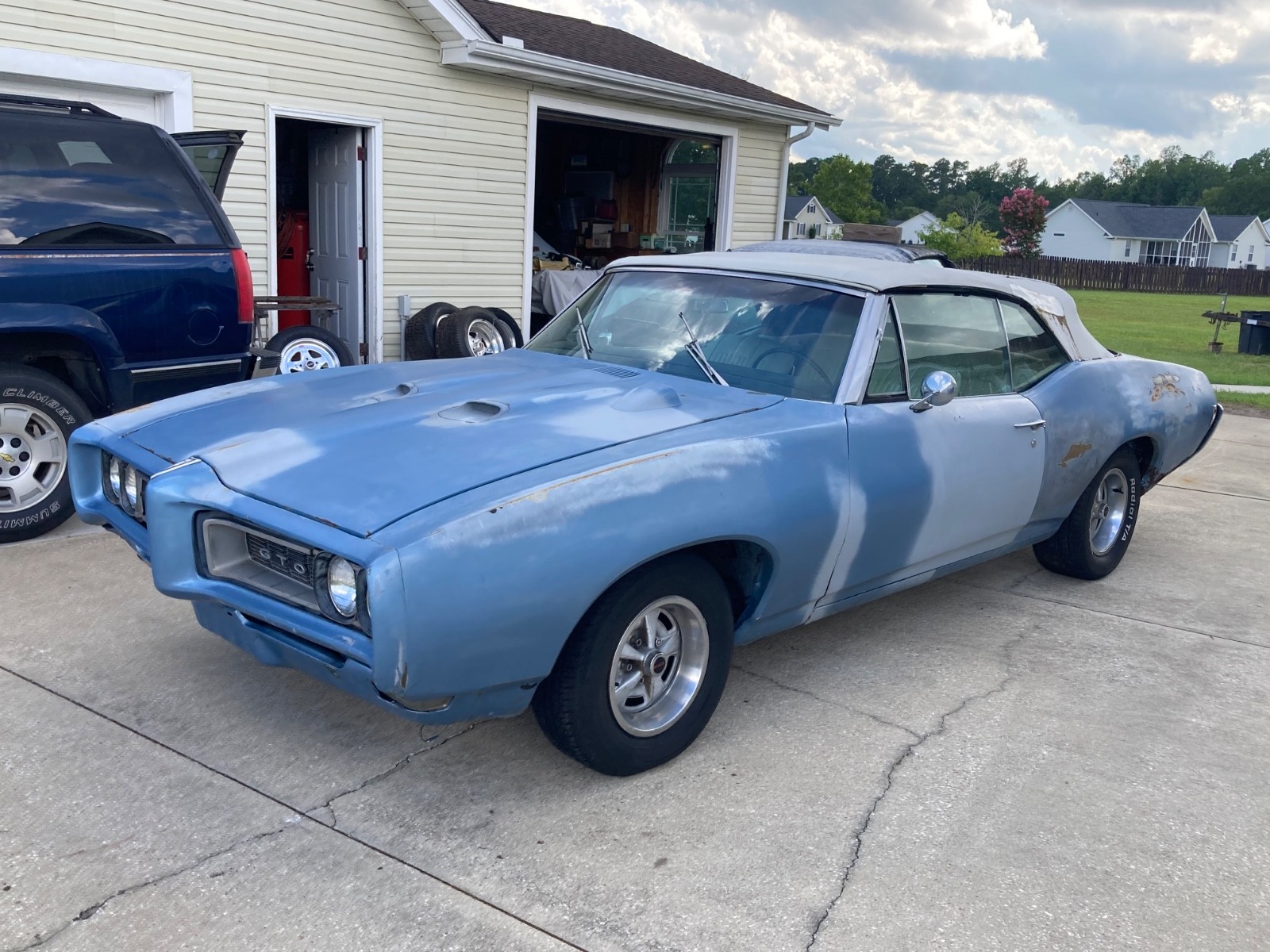 Pontiac-LemansGto-1968-Convertible-1