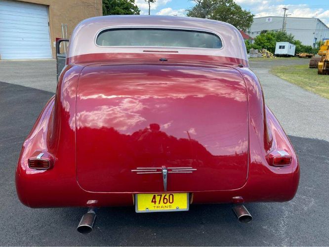 Pontiac-Other-1940-Red-Gray-16