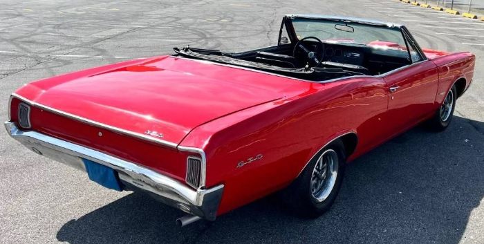Pontiac-Other-1966-Red-2
