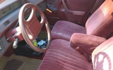 Pontiac-Safari-1991-White-3
