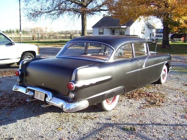 Pontiac-Sedan-1956