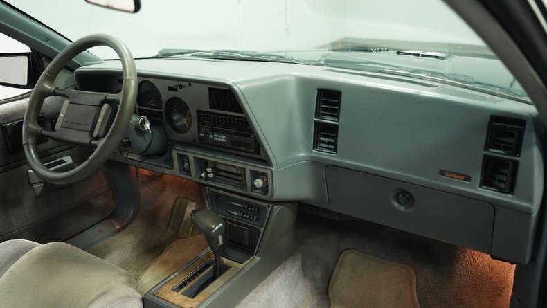 Pontiac-Sunbird-1986-Red-Gray-16