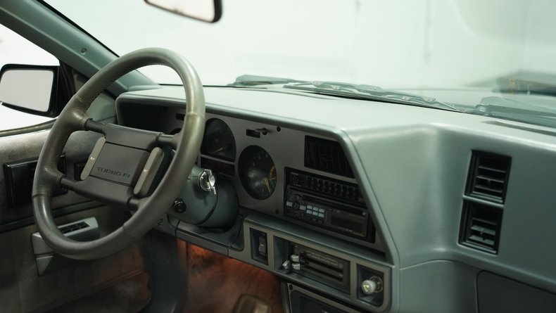 Pontiac-Sunbird-1986-Red-Gray-17