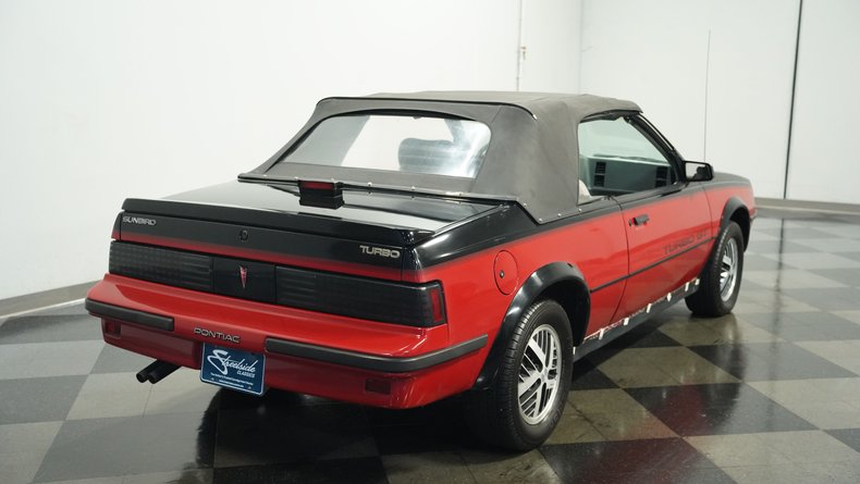 Pontiac-Sunbird-1986-Red-Gray-20