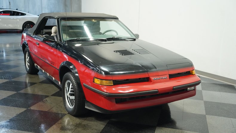 Pontiac-Sunbird-1986-Red-Gray-24