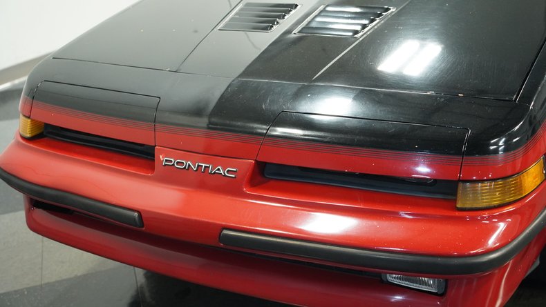 Pontiac-Sunbird-1986-Red-Gray-26