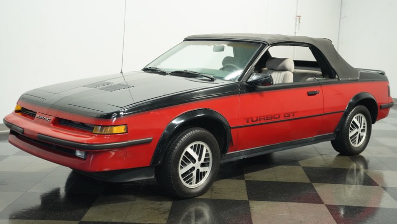 Pontiac-Sunbird-1986-Red-Gray-3