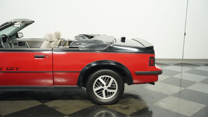 Pontiac-Sunbird-1986-Red-Gray-30