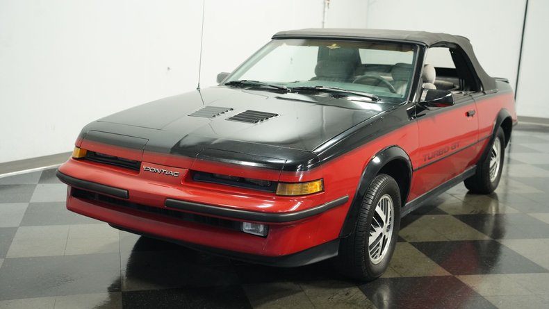 Pontiac-Sunbird-1986-Red-Gray-5