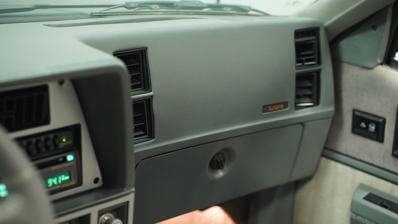 Pontiac-Sunbird-1986-Red-Gray-7