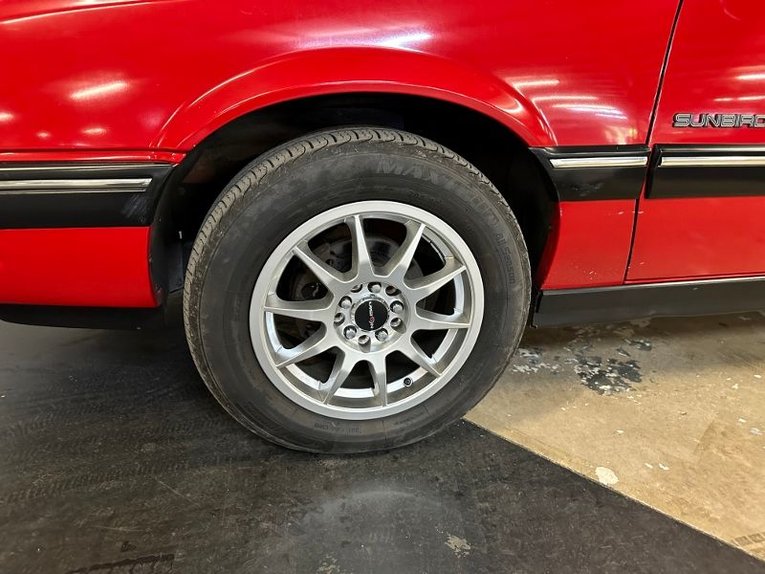Pontiac-Sunbird-1991-Red-White-3