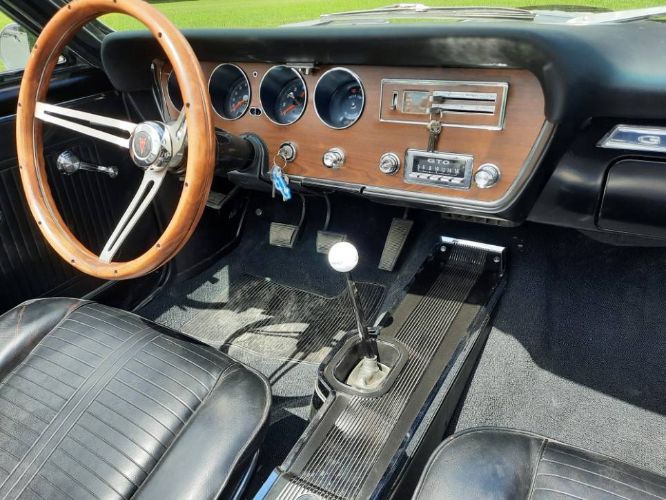 Pontiac-Tempest-1967-Black-2