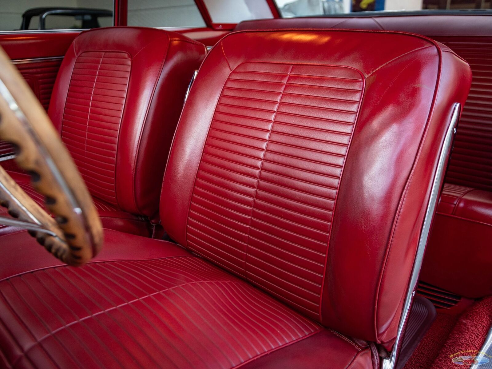 Pontiac-Tempest-Le-Mans-Sport-Coupe-1963-2-Door-Coupe-11