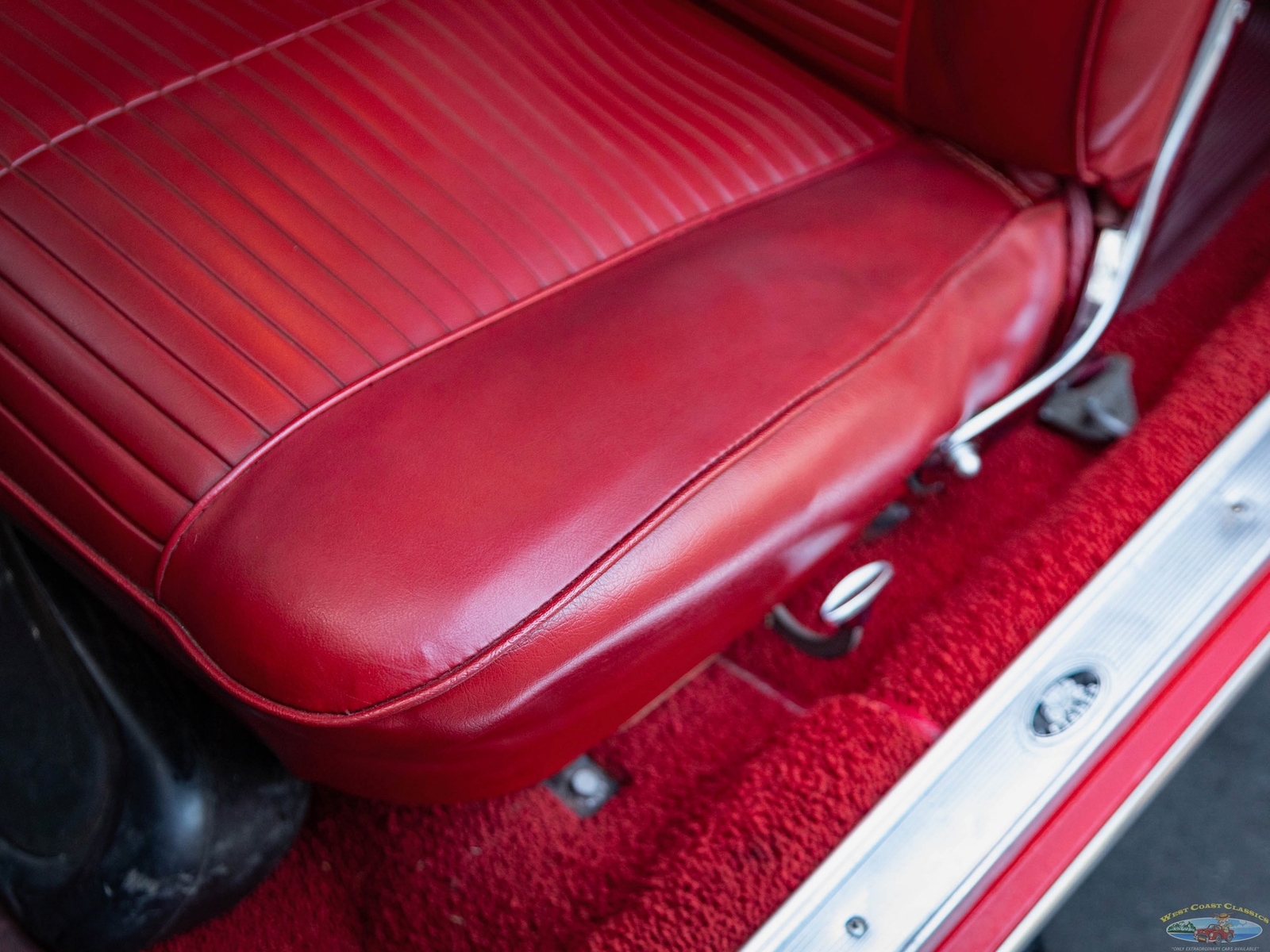 Pontiac-Tempest-Le-Mans-Sport-Coupe-1963-2-Door-Coupe-13