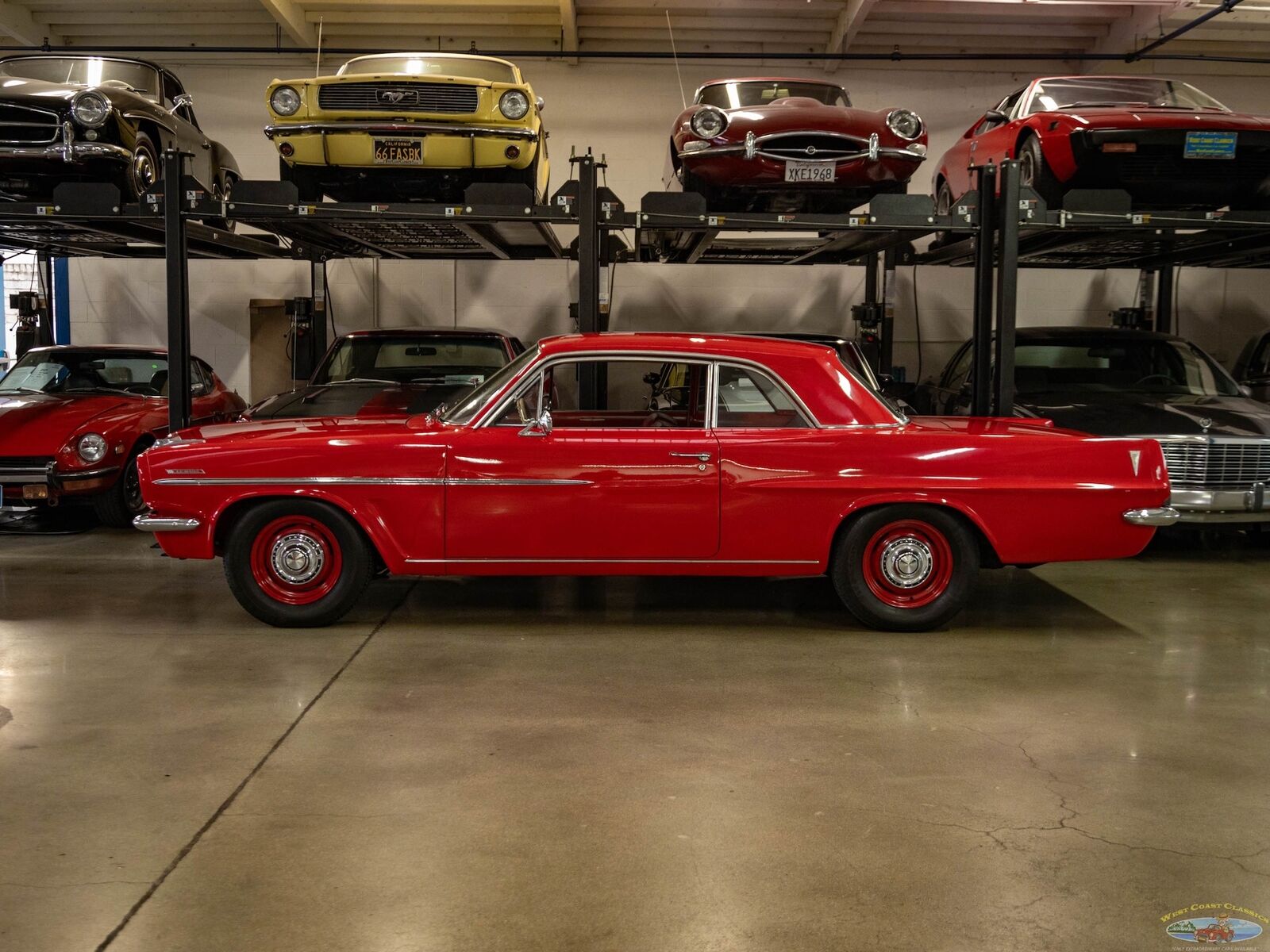 Pontiac-Tempest-Le-Mans-Sport-Coupe-1963-2-Door-Coupe-2
