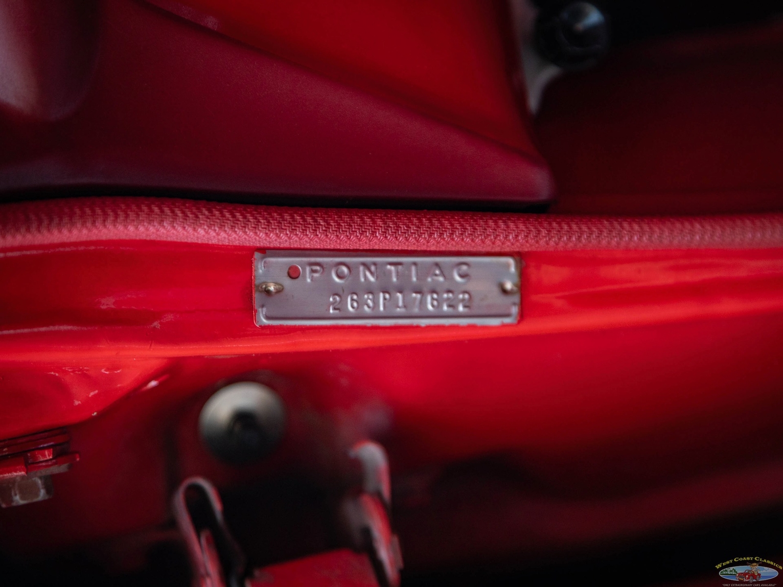 Pontiac-Tempest-Le-Mans-Sport-Coupe-1963-2-Door-Coupe-21