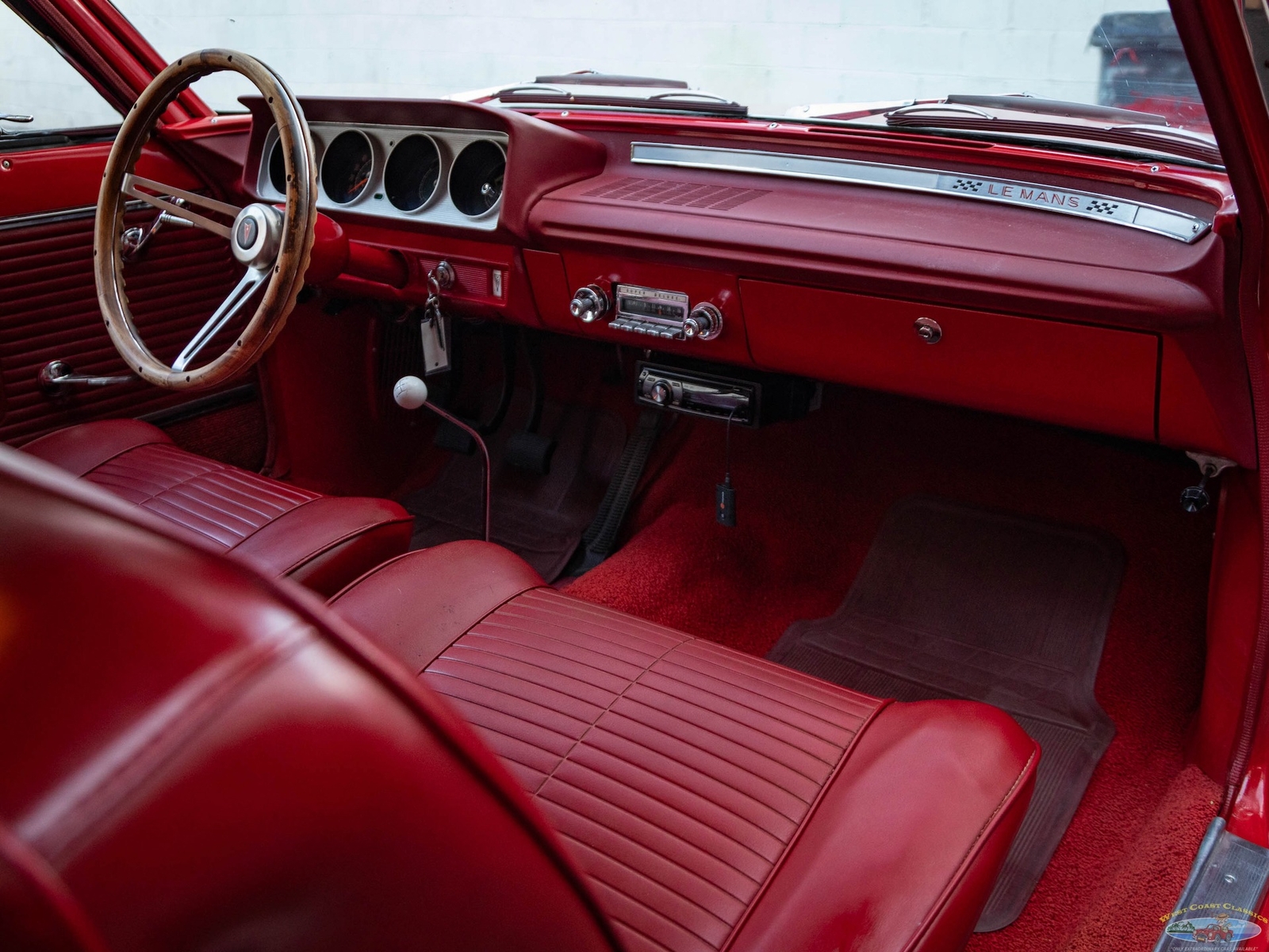 Pontiac-Tempest-Le-Mans-Sport-Coupe-1963-2-Door-Coupe-25