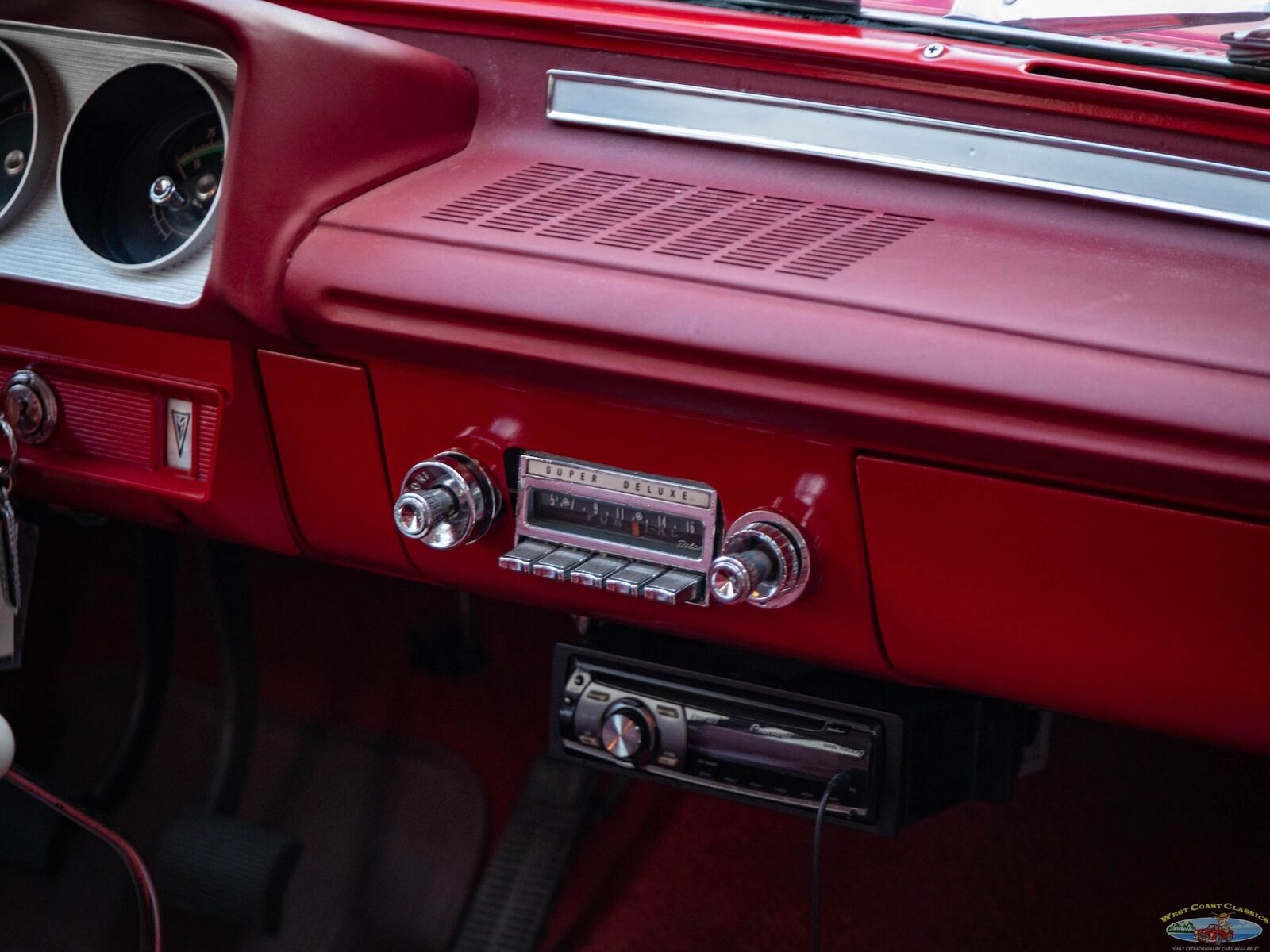 Pontiac-Tempest-Le-Mans-Sport-Coupe-1963-2-Door-Coupe-27