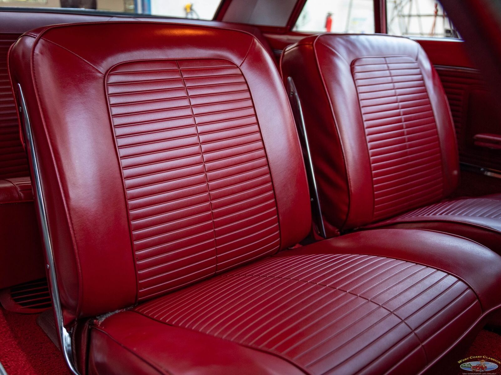 Pontiac-Tempest-Le-Mans-Sport-Coupe-1963-2-Door-Coupe-30