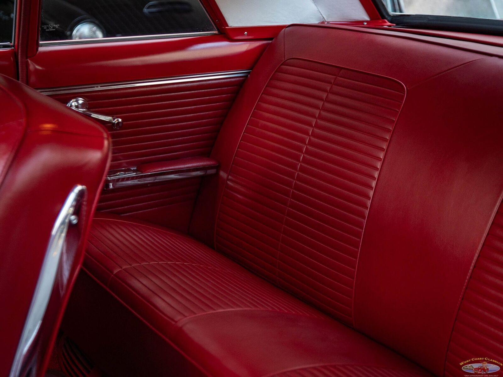 Pontiac-Tempest-Le-Mans-Sport-Coupe-1963-2-Door-Coupe-35