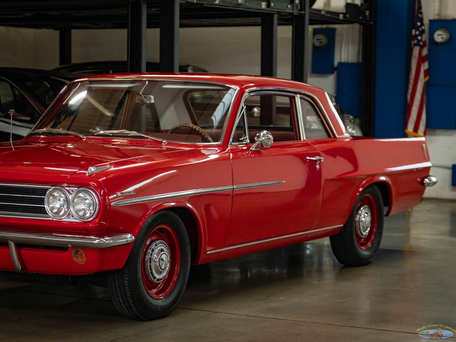Pontiac-Tempest-Le-Mans-Sport-Coupe-1963-2-Door-Coupe-4