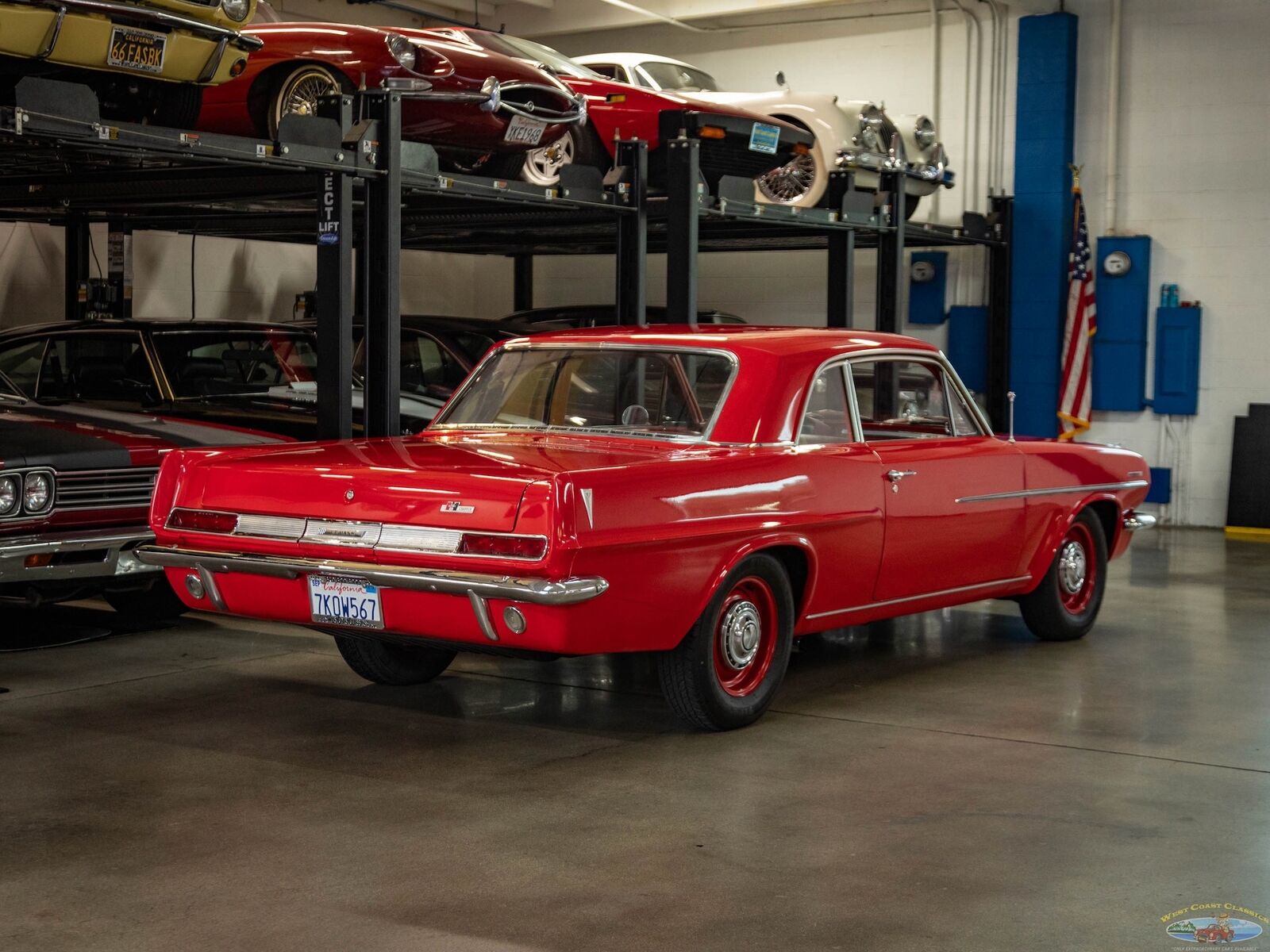 Pontiac-Tempest-Le-Mans-Sport-Coupe-1963-2-Door-Coupe-8