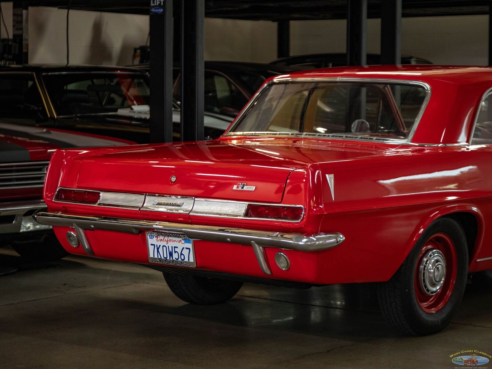 Pontiac-Tempest-Le-Mans-Sport-Coupe-1963-2-Door-Coupe-9