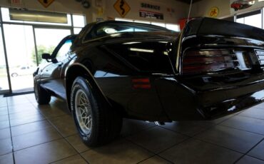 Pontiac-Trans-Am-1977-Classic-Car-14