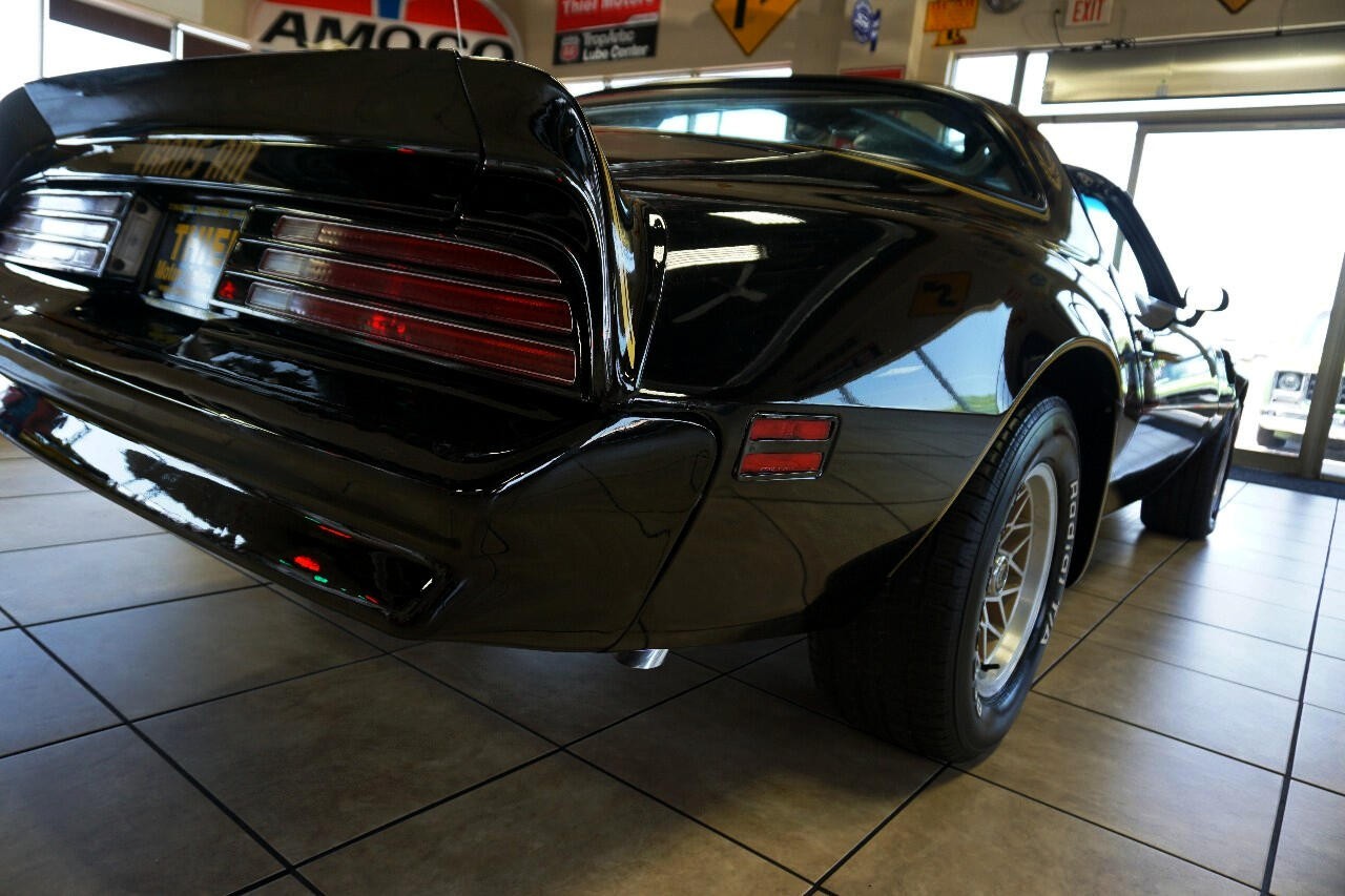 Pontiac-Trans-Am-1977-Classic-Car-15