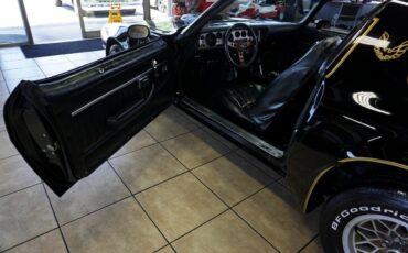 Pontiac-Trans-Am-1977-Classic-Car-19