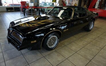 Pontiac-Trans-Am-1977-Classic-Car-2