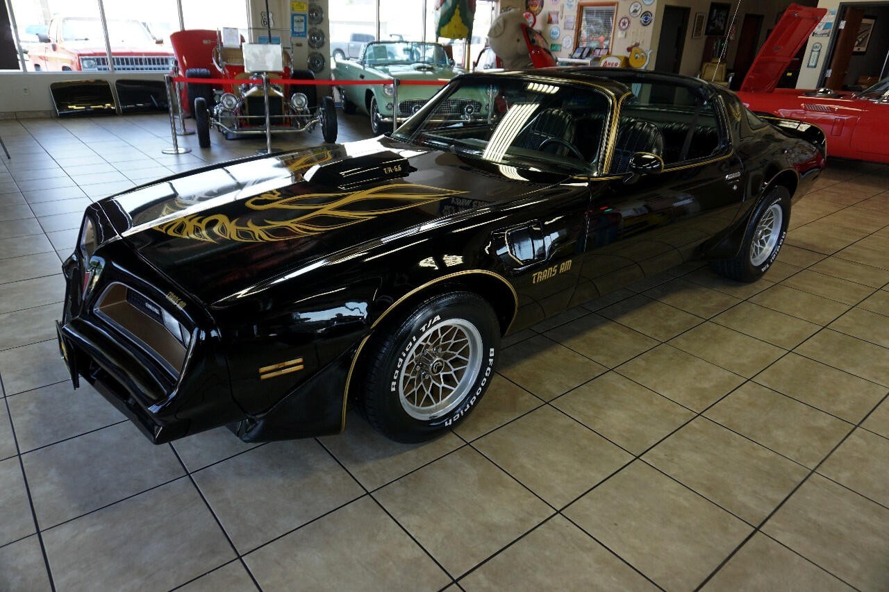 Pontiac-Trans-Am-1977-Classic-Car-2